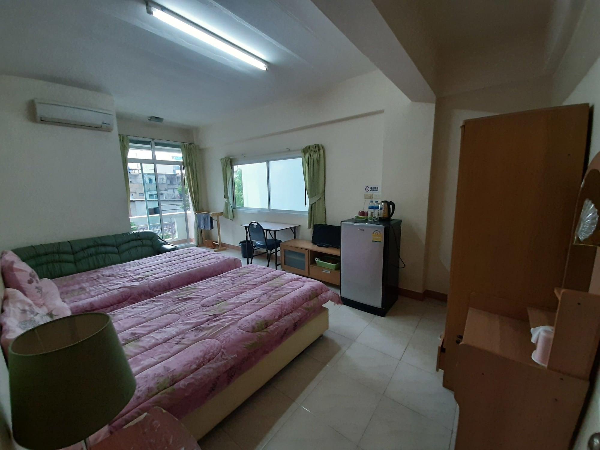 Vanlisut Hotel Ngamwongwan Nonthaburi Eksteriør bilde